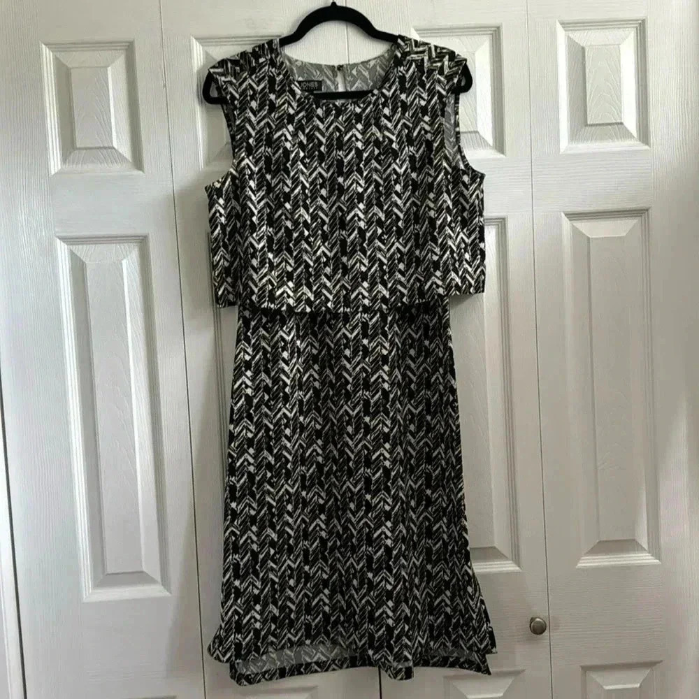 Jones New York geometric Print Dress size 10